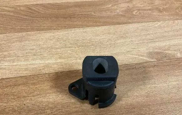 Volvo V50 Radiator mount bracket 30639749
