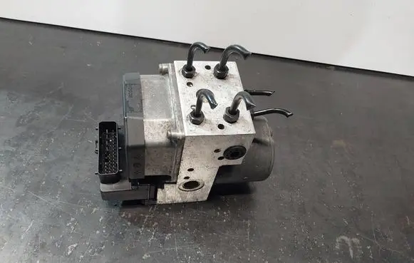 Volkswagen PASSAT B5 ABS Pump 8E0614111AH 0265220525 0273004358