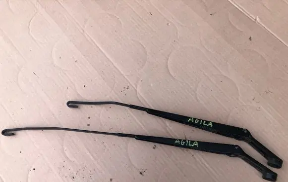 Opel Agila A Front wiper blade arm