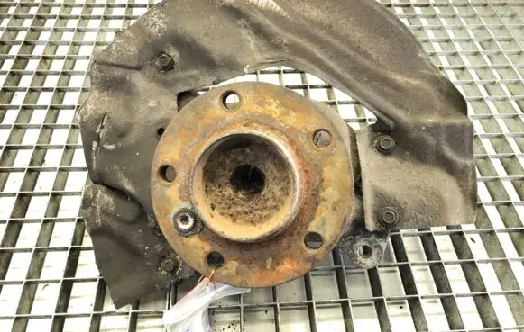 BMW 7 E65 E66 Front wheel hub spindle knuckle