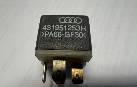Audi A4 S4 B5 8D Other relay 431951253H