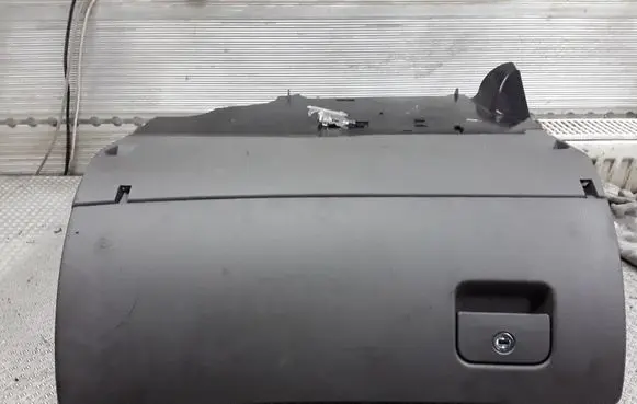 Audi A6 S6 C5 4B Glove box