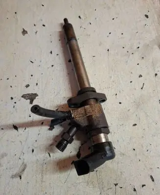 Volvo V50 Fuel injector 9647247280