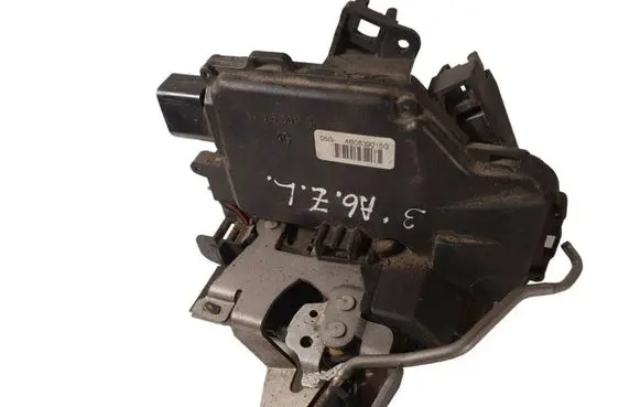 Audi A6 S6 C5 4B Rear door lock 4B0839015G