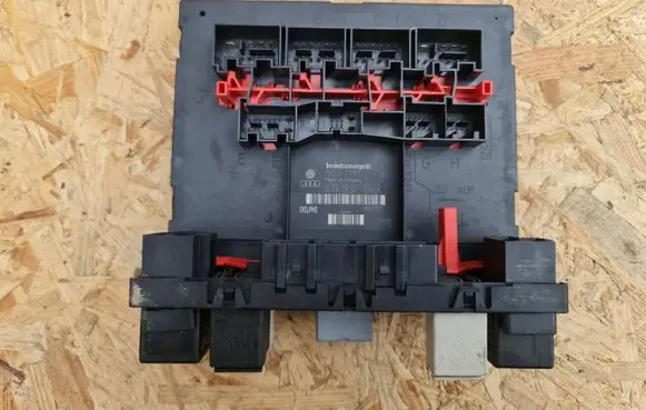 Volkswagen PASSAT B6 Comfort/convenience module 3C0937049L 28027757 H37S1301
