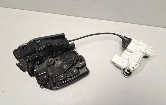 BMW X7 G07 Coupe door lock (next to the handle) 7477701 7444677