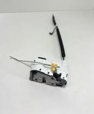 MG ZS Front door lock 11884199