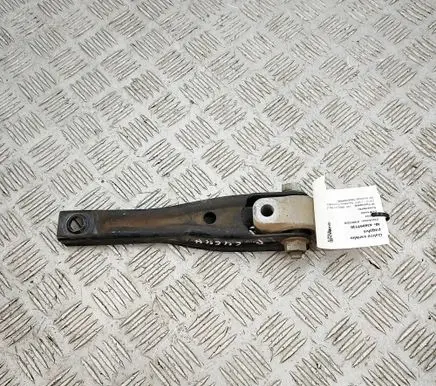 Volkswagen PASSAT B8 Engine mount bracket 5Q0199855P