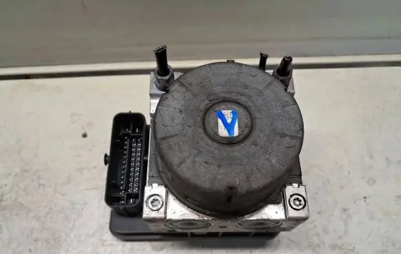 Peugeot 208 ABS Pump 9814482780