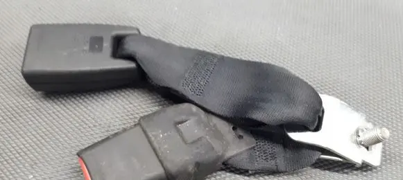 Mazda BT-50 Rear seatbelt buckle t86232b