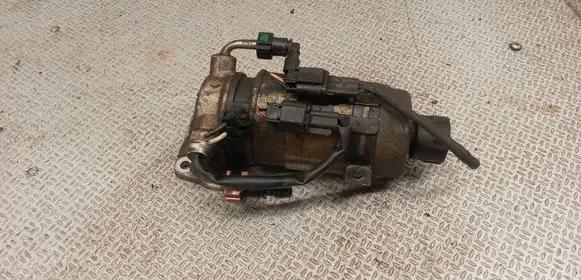 KIA Carens II Fuel filter housing 