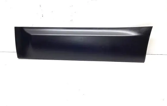 Nissan Qashqai+2 Rear door trim (molding) 82871BR11A