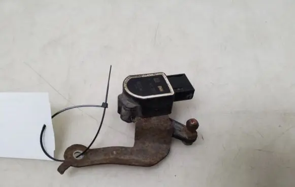 BMW 3 E90 E91 Air suspension front height level sensor 6763735