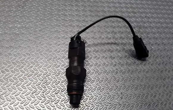 Volvo S40, V40 Fuel injector LDC009R01A