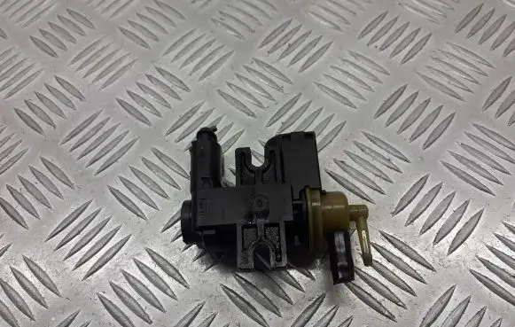 Audi A6 S6 C6 4F Valve vacuum 8K0906627