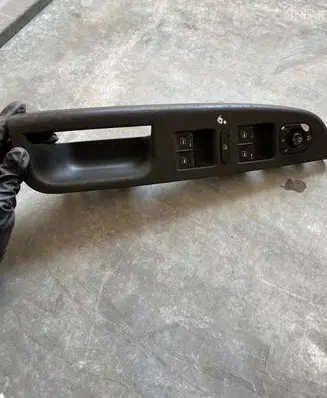 Volkswagen PASSAT B6 Electric window control switch 3C1867171