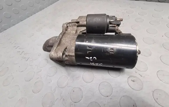 BMW 5 E39 Starter motor 1740374 0001108157