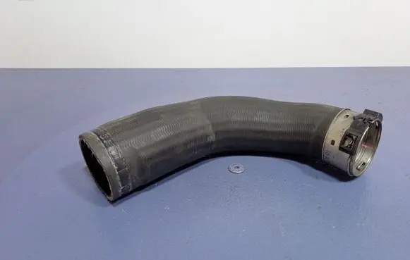 Volvo V40 Air intake hose/pipe 31370687