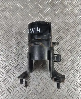 Toyota RAV 4 (XA50) Engine mount bracket
