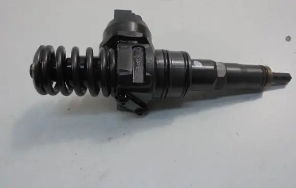 Volkswagen Polo Fuel injector 038130073AG