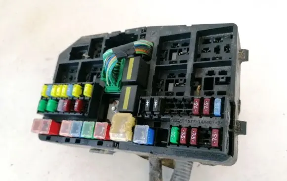 Ford Mondeo Mk III Fuse box set 1s7t14a142aa 1s7t-14a142-aa