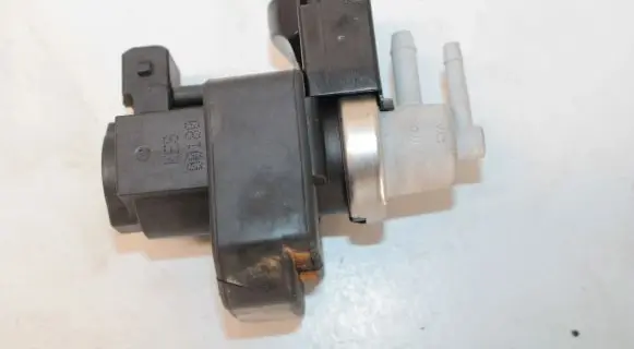 Hyundai i40 Turbo solenoid valve 70027200
