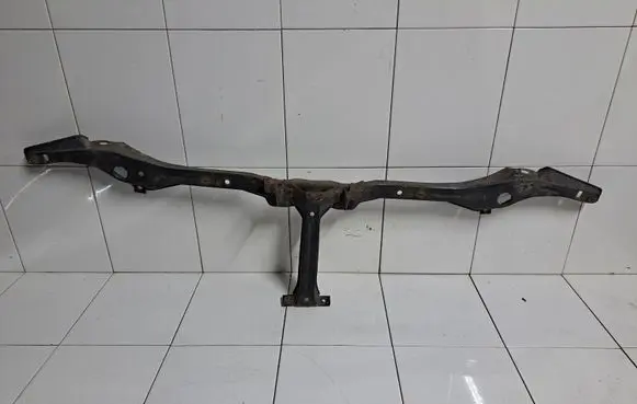 BMW 7 E23 Top upper radiator support slam panel