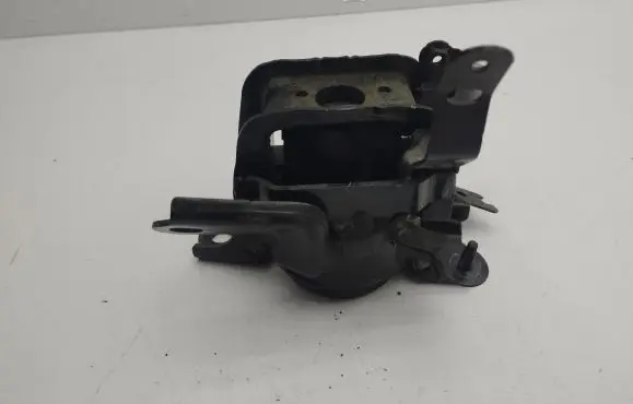 Toyota RAV 4 (XA50) Engine mount bracket L5260976