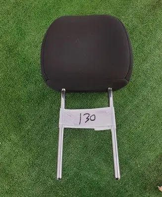 Hyundai i30 Front seat headrest 