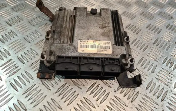 Renault Laguna III Engine control unit/module 0281014646 8200726880