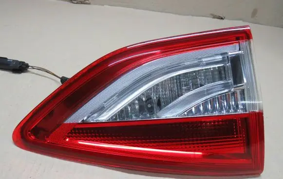 Tailgate rear/tail lights