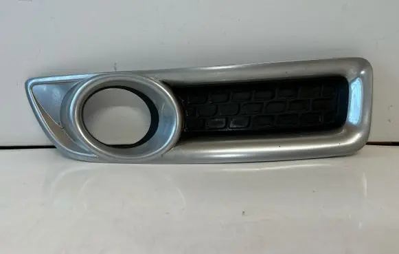 Volvo V70 Front fog light trim/grill 30733034