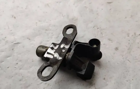 Ford Mondeo Mk III Crankshaft position sensor 2S7Q6023AB