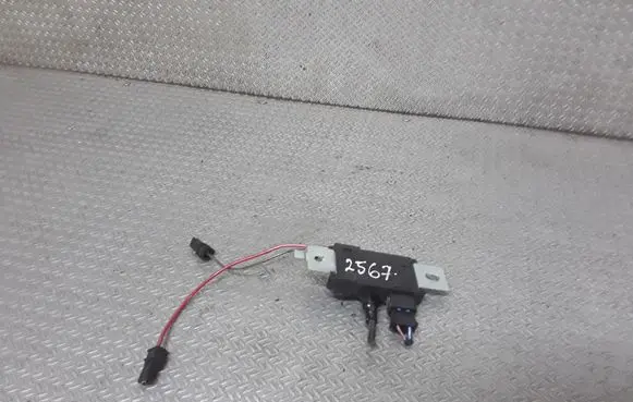 Chrysler 300 - 300C Aerial antenna amplifier 05059070AE
