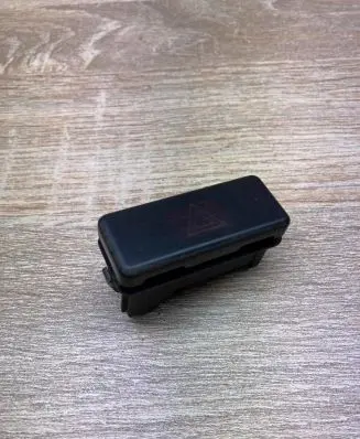 BMW 5 E39 Hazard light switch 8350947