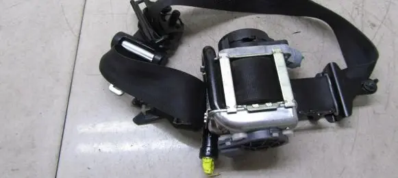 Volvo V60 Front seatbelt