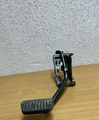 Land Rover Range Rover Sport L494 Brake pedal DK622D094BB D7869