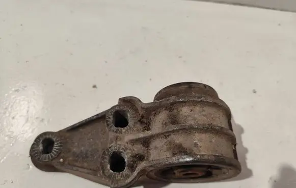 Volkswagen PASSAT B5.5 Rear axle beam mounts housing 8e0501521g