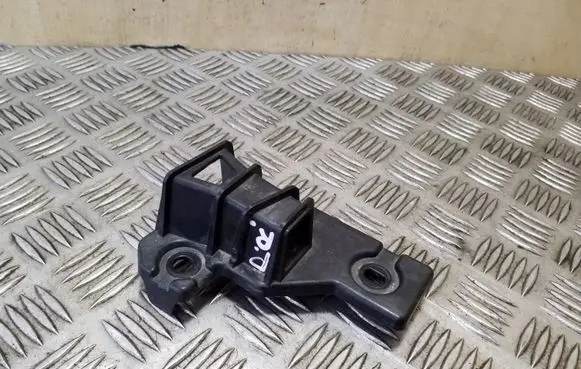 Volvo XC90 Front bumper mounting bracket 31353764