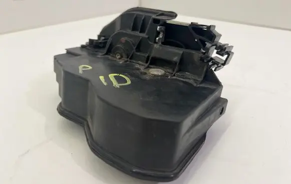BMW 3 E92 E93 Front door lock 053702
