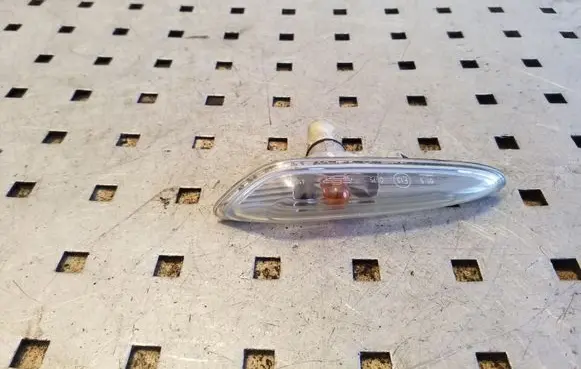 BMW X3 E83 Front fender indicator light