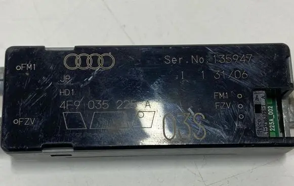 Audi A6 S6 C6 4F Aerial antenna amplifier 4F9035255A