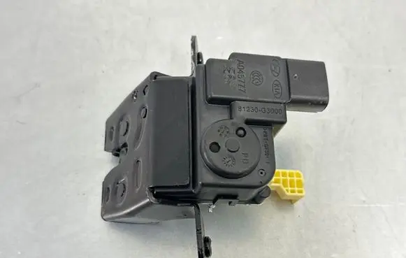 Hyundai i30 Tailgate/trunk/boot lock/catch/latch 81230G3000 A045777