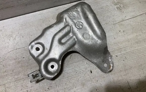 Ford Focus Heat shield in engine bay JN1Q6K733AA