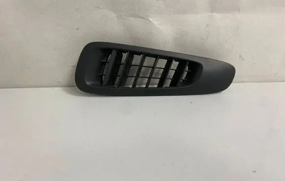 Mercedes-Benz Vito Viano W639 Dashboard air vent grill cover trim A6398310060