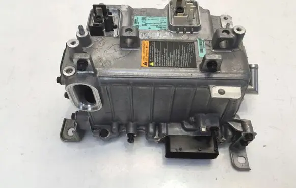 Voltage converter inverter