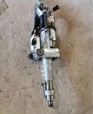 Steering wheel axle set