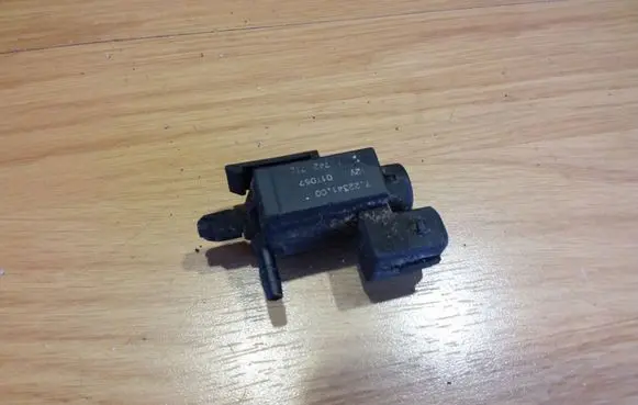 BMW 5 E39 Vacuum valve 72234100