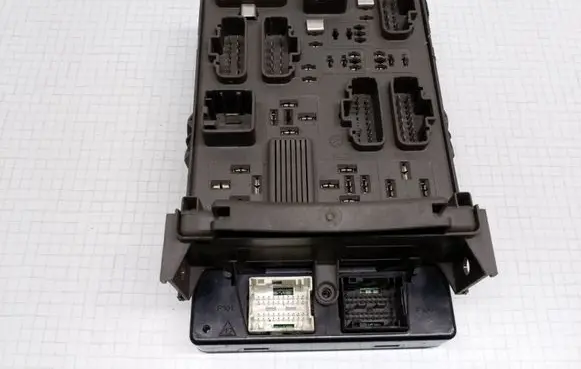 Renault Laguna II Fuse module 28311460230 8200309027 8200292641