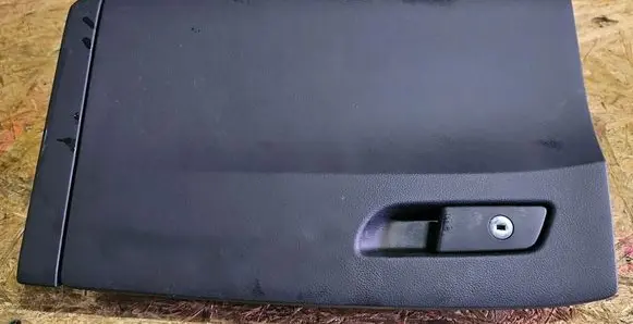 Audi A5 8T 8F Glove box brak